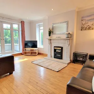 3 Bedroom Centre Apartment